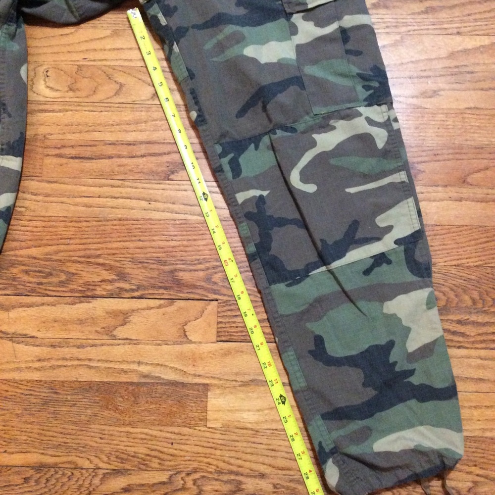 Uo Vintage Military Surplus Camo Cargo Pants Gem